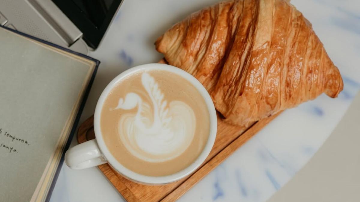 PAPER & SIP | Coffee, Croissant & Roastery, satu tempat ngopi hits di Cirebon, Jawa Barat