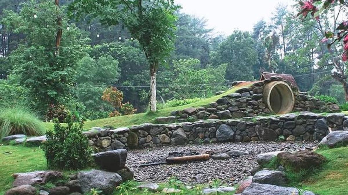 PINUSIA PARK. Ilustrasi salah satu spot di Pinusia Park, Semarang, Jawa Tengah, yang bisa digunakan untuk latar foto.