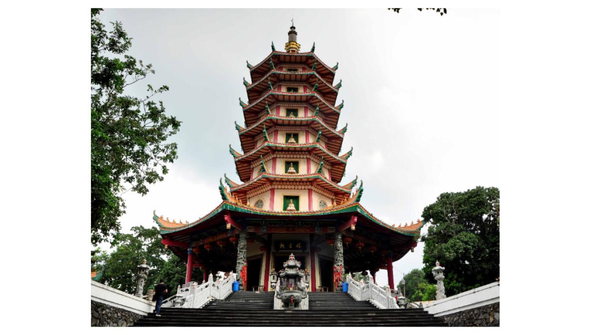 Pagoda Avalokitesvara, Banyumanik, Semarang, Jawa Tengah.