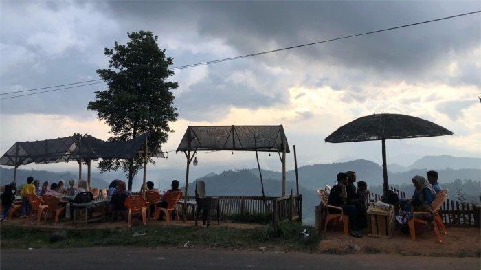 Panorama Kelok Tamam, Tempat Wisata Hits di Tanah Datar Sumbar yang Sajikan Lanskap Bukit