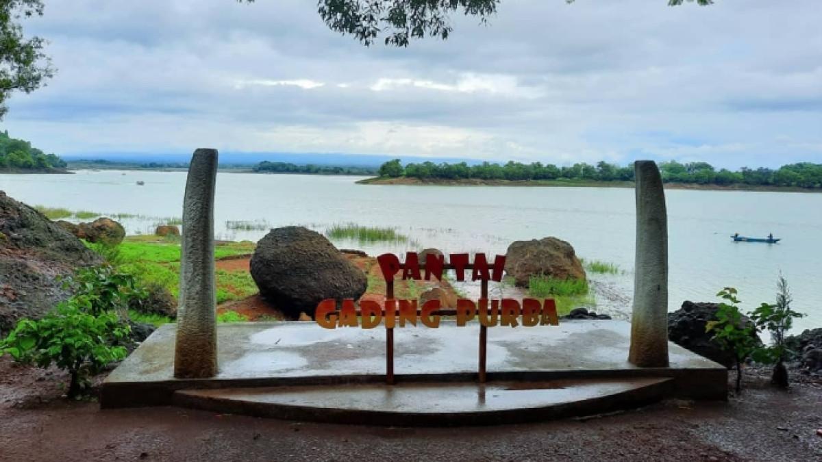 Pantai Gading Purba, tempat wisata hidden gem di Wonogiri, Jawa Tengah.