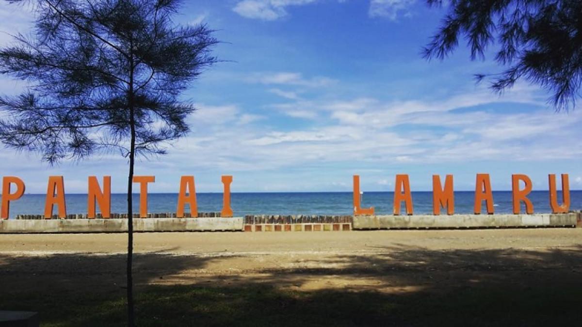 Pantai Lamaru, satu pantai cocok buat liburan akhir tahun.