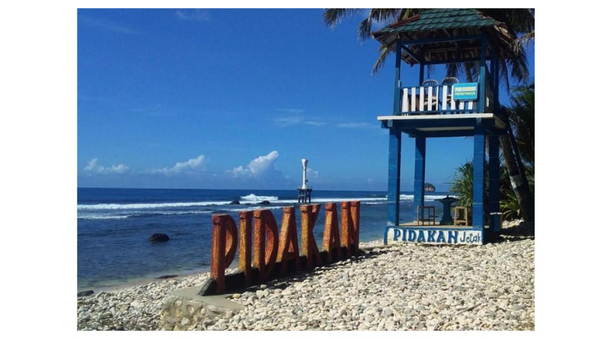 Pantai Pidakan, Pacitan, Jawa Timur.