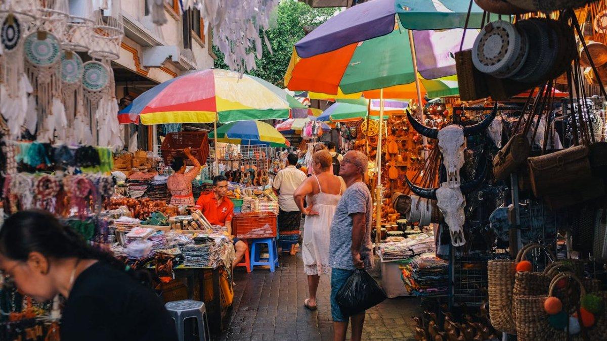Pasar Seni Ubud, satu tempat wisata terbaik di Bali yang cocok buat solo traveling.