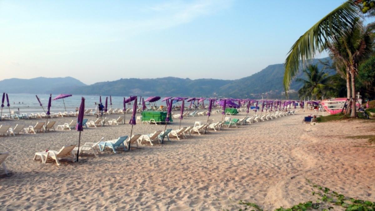 Patong Beach atau Pantai Patong, wisata alam di Phuket, Thailand.