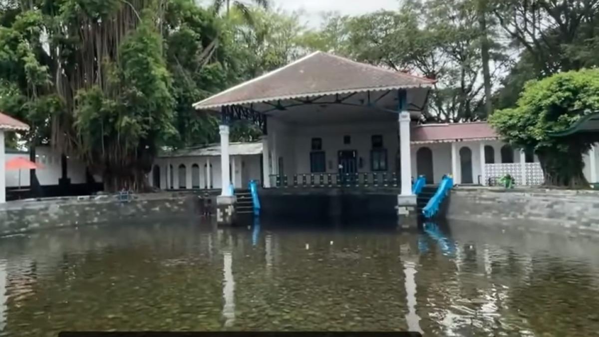 Pemandangan Umbul Pengging di Boyolali, Jawa Tengah untuk wisata seru bersama keluarga