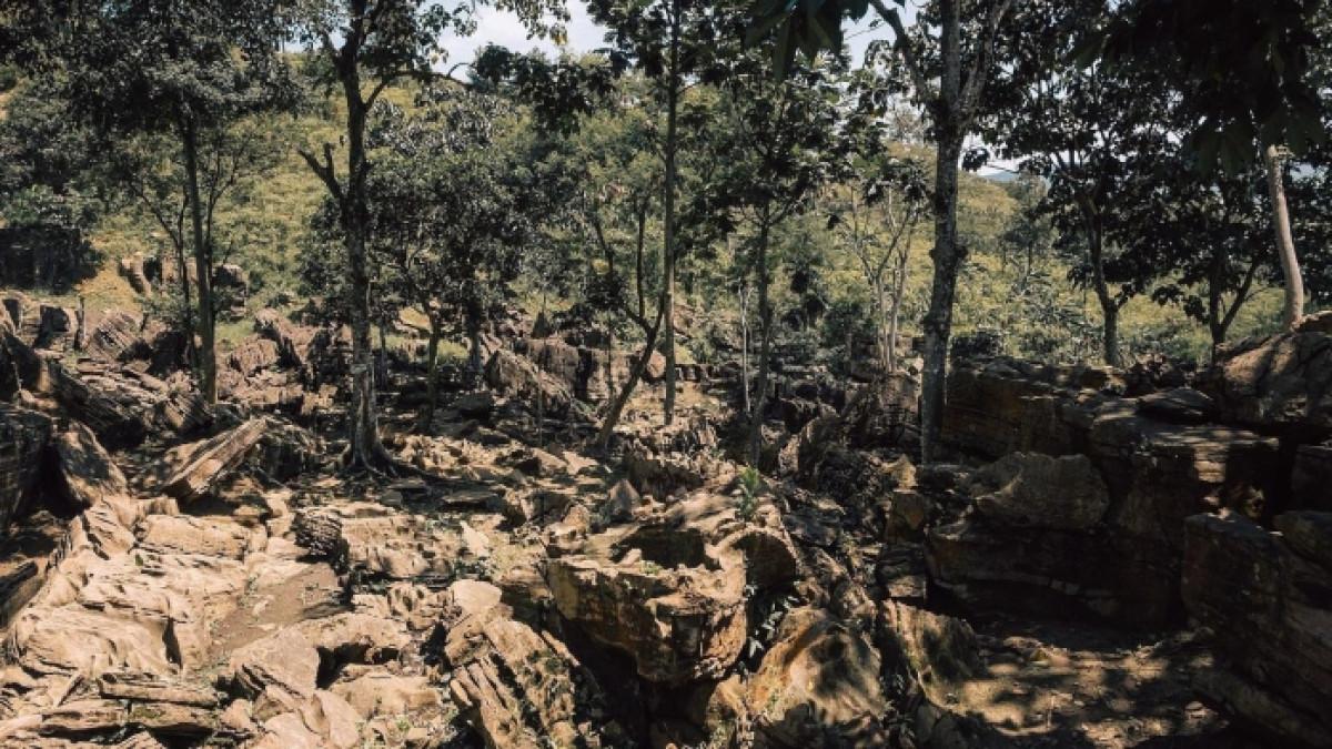 Pemandangan alam di Goa Garunggang Puncak Dua Sentul.