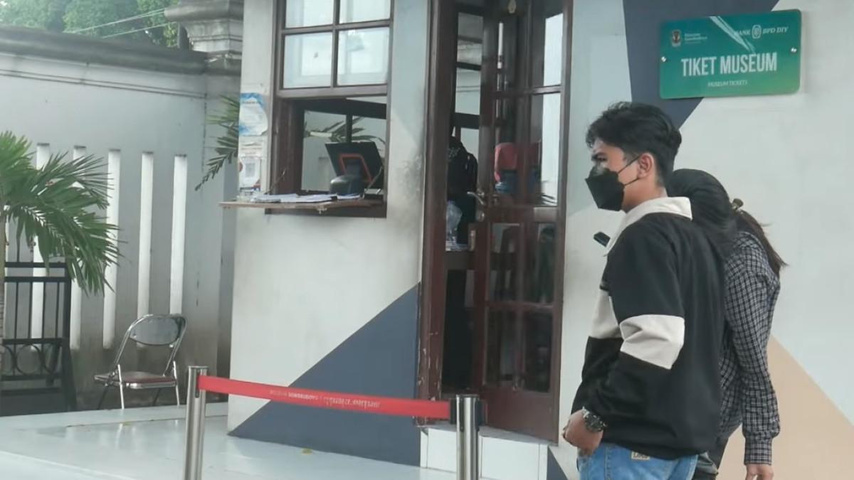 Pembelian tiket di Museum Sonobudoyo Jogja