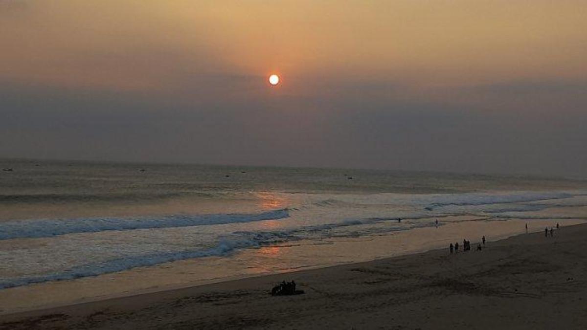 Penampakan sunset di Pantai Pangumbahan, Sukabumi Jawa Barat.