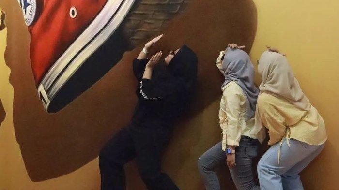 Harga Tiket Masuk World Of Wonders Theme Park Banten, Banyak Spot 4 Dimensi untuk Para Fotogenik
