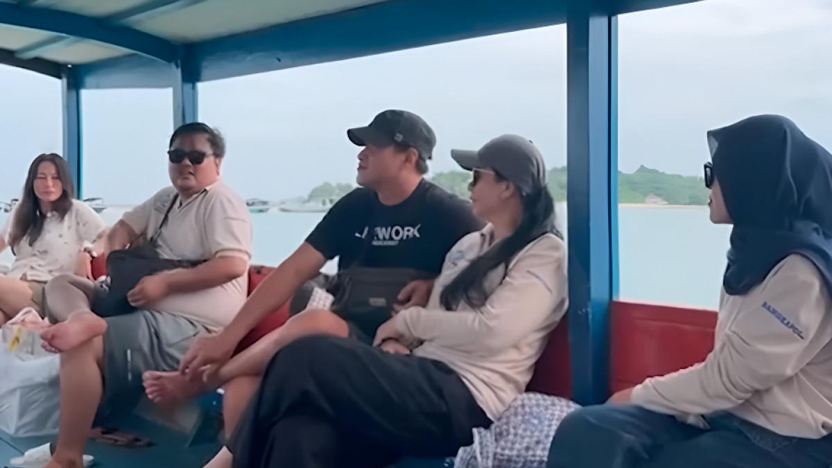 Perjalanan naik kapal menuju Pulau Lengkuas