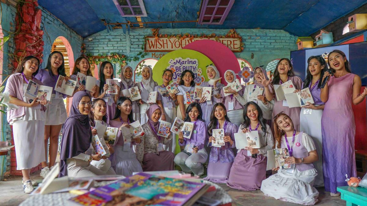 Peserta Marina Beauty Journey 2025 mengikuti Creative Vision Board Class untuk mengekspresikan mimpi dan potensi diri.