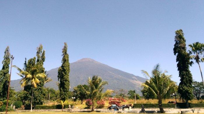 Pesona Gunung Ciremai di Majalengka, Jawa Barat, cocok dikunjungi untuk para pencinta pendakian.
