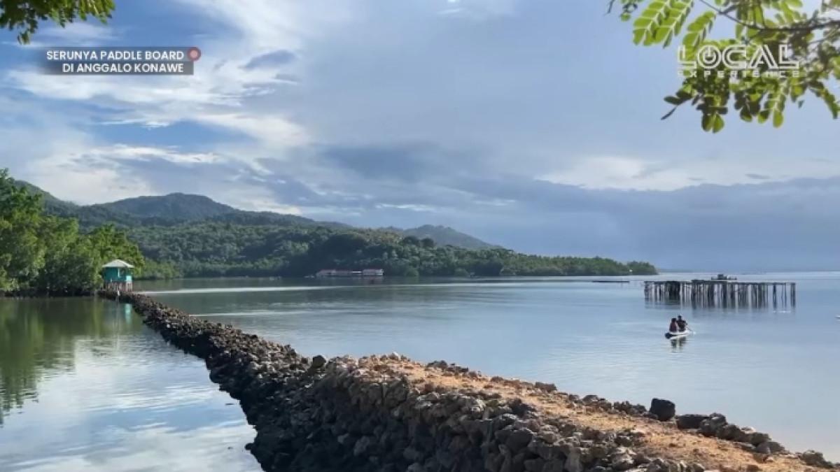 Pesona Pantai Anggalo di Desa Waworaha, Kecamatan Soropia, Kabupaten Konawe, Sulawesi Tenggara.
