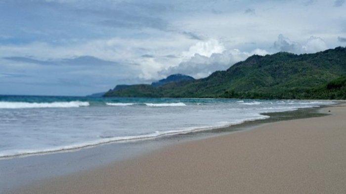 Pesona Pantai Kokang, Surga Tersembunyi di Flores NTT dengan Legenda Batu Kepala Anjing