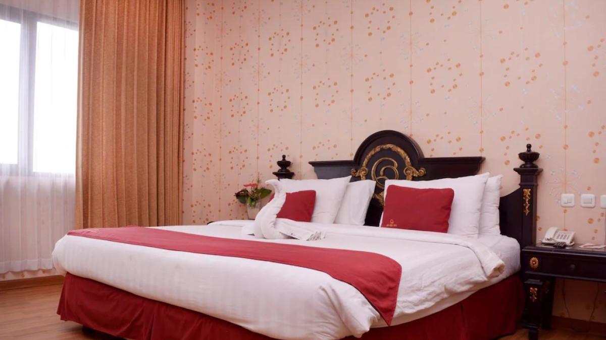 Quds Royal Hotel, satu hotel dekat Pelabuhan Tanjung Perak Surabaya Jawa Timur.