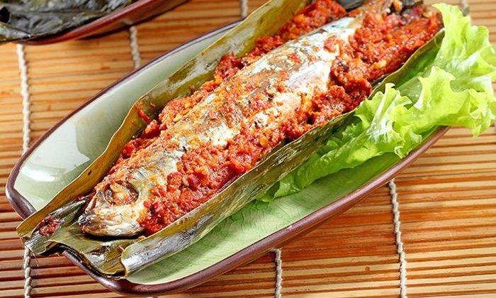 Pepes ikan pindang cue.