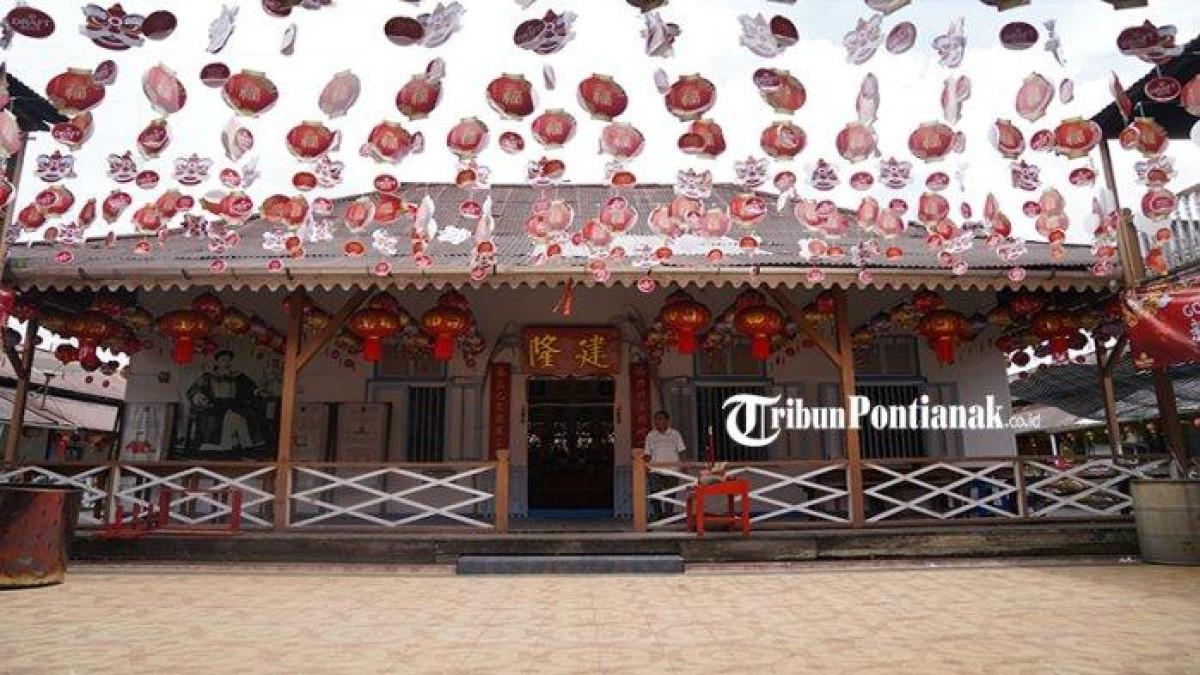 WARISAN BUDAYA - Rumah Keluarga Marga Tjhia, di Gg. Tradisional No.45, Kelurahan Condong, Kecamatan Singkawang Tengah, Kota Singkawang,