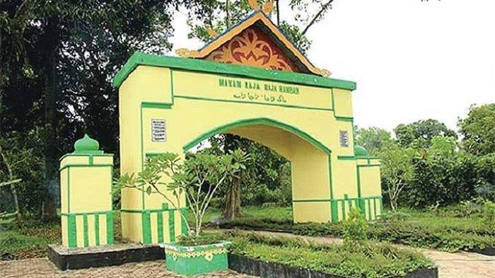 Situs Sejarah Makam Raja Rambah, satu tempat wisata terbaik di Rokan Hulu Riau untuk liburan akhir pekan.