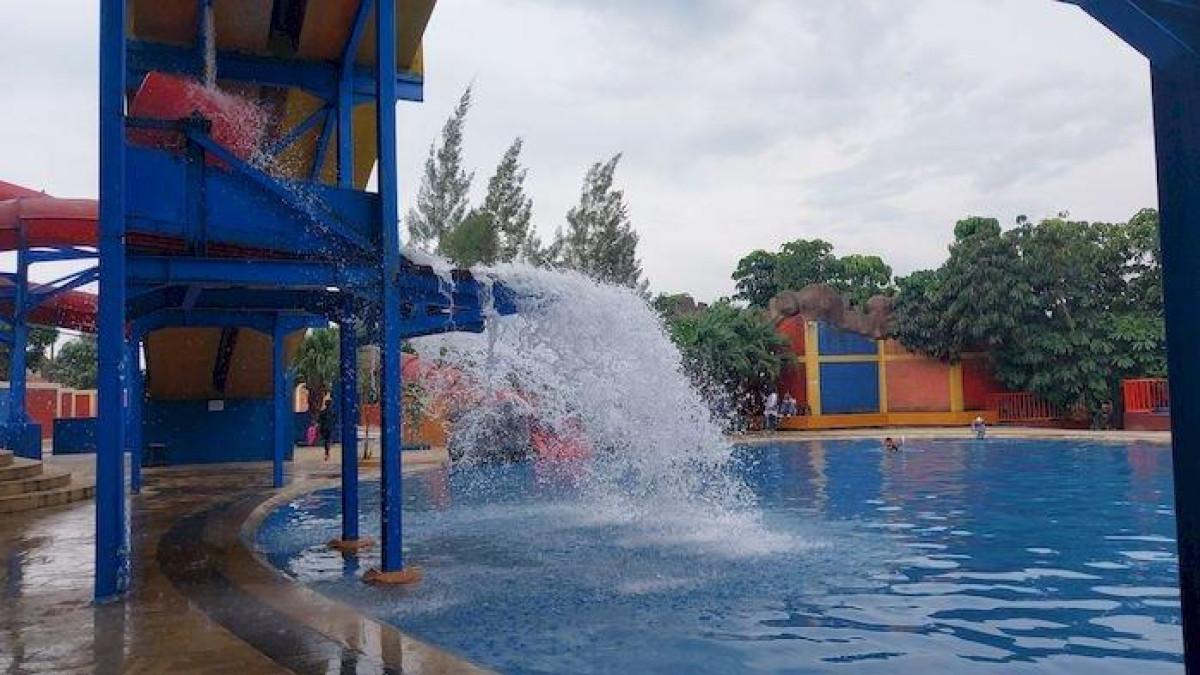 Suasana Sanding Waterboom, di Jalan Sanding, Sindangsari, Kecamatan Paseh, Kabupaten Bandung, Jawa Barat