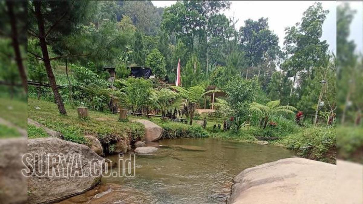 PEMANDANGAN ALAM - Suasana lokasi camping Lembah Jamburono di Desa Krisik, Kecamatan Gandusari, Kabupaten Blitar, beberapa waktu lalu. Saat ini, Lembah Jamburono mulai ramai diminati menjadi tempat camping masyarakat.