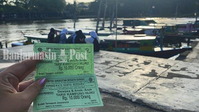 Penampakan tiket wisata Susur Sungai Martapura atau wisata kelotok di Banjarmasin, Kalimantan Selatan pada Selasa (21/5/2024).