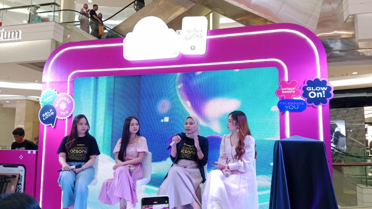 Talkshow peluncuran Wello menghadirkan diskusi seputar pengalaman belanja online dan gaya hidup wellness bersama tim Watsons Indonesia.