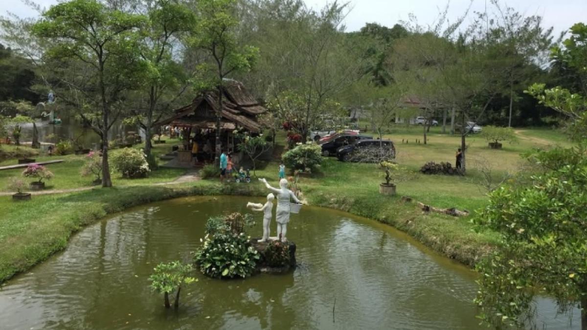 Taman Bougenvile, tempat wisata alam di Kota Singkawang, Kalimantan Barat.