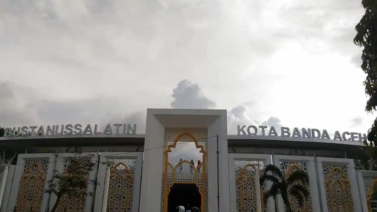 Taman Bustanussalatin, satu tempat wisata kids friendly di Banda Aceh buat liburan akhir pekan bareng keluarga.