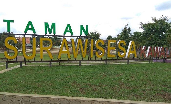 Liburan Bareng Keluarga, Kunjungi Taman Surawisesa di Kawali, Ciamis, Jawa Barat.yang Populer