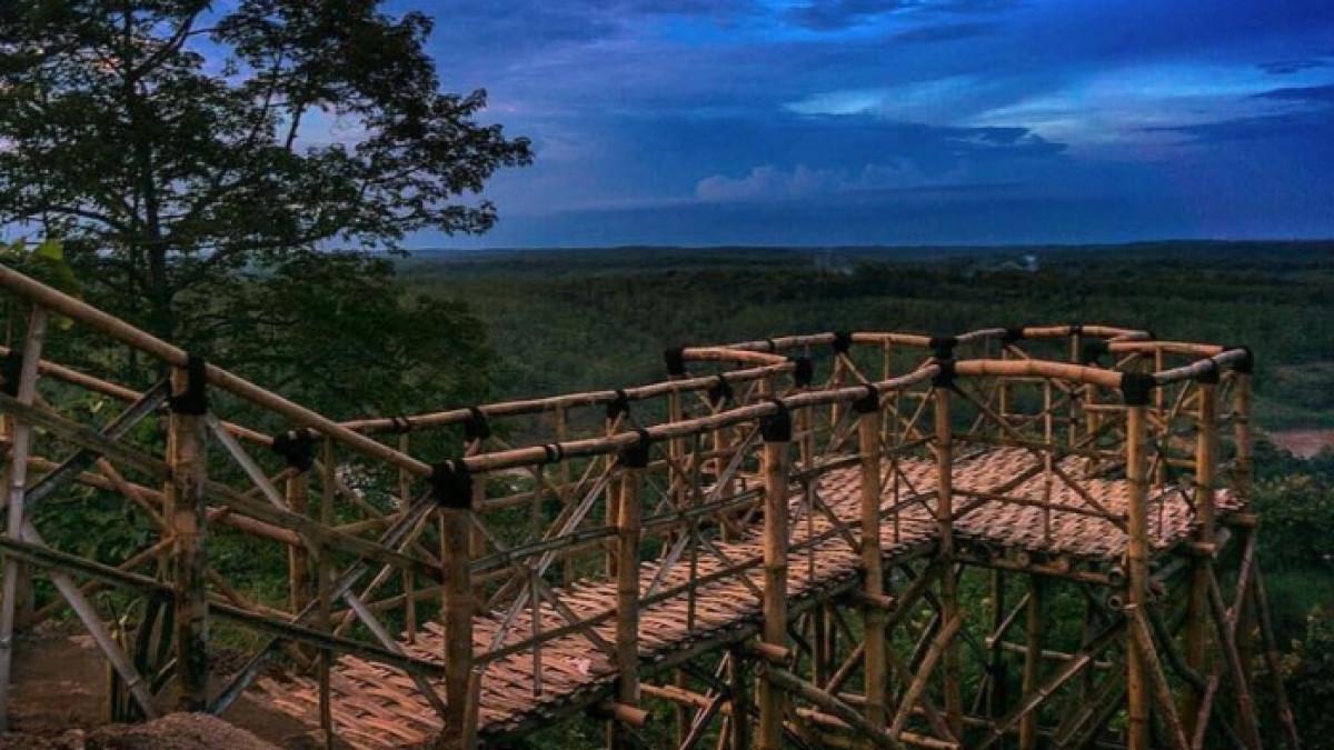 Taman Wisata Bukit Kerek, wisata alam ngehits di Kabupaten Ngawi, Jawa Timur.