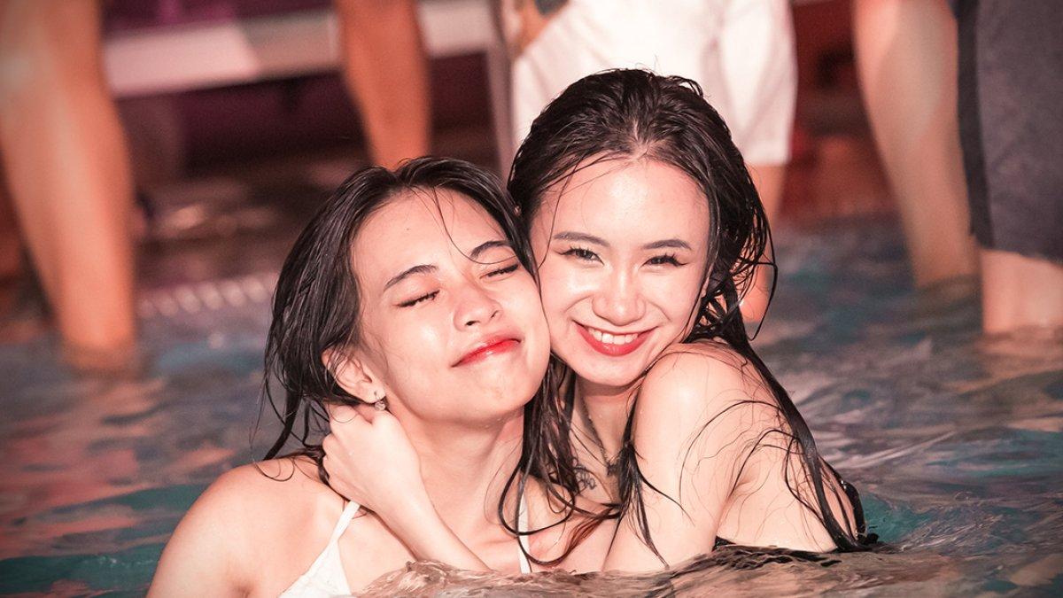6 Beach Club Bar Terbaik di Sentosa Singapura dengan Koktail, Makanan Lezat dan Pemandangan Laut