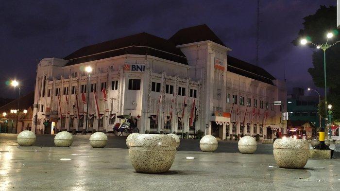 Titik Nol Kilometer Yogyakarta yang berada tak jauh dari Gedung Bank BNI Jogja.