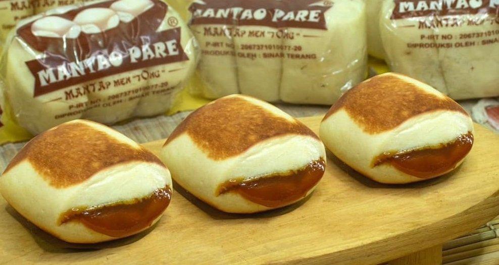 Toko Mantao Pare Pettarani, satu pusat oleh-oleh di Parepare, Sulawesi Selatan buat berburu suvenir.