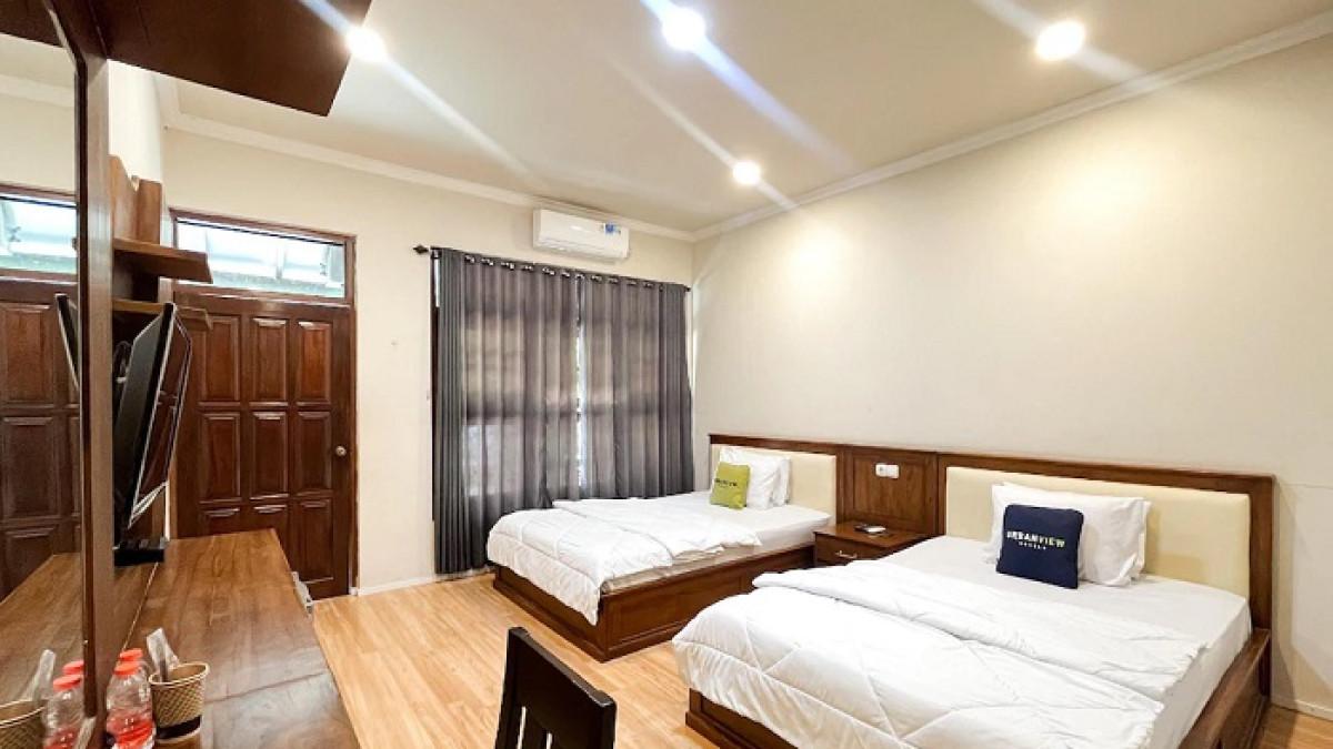 Urbanview Hotel Kumala Banyuwangi by RedDoorz, satu hotel dekat Pelabuhan Ketapang Banyuwangi buat akomodasi akhir tahun.