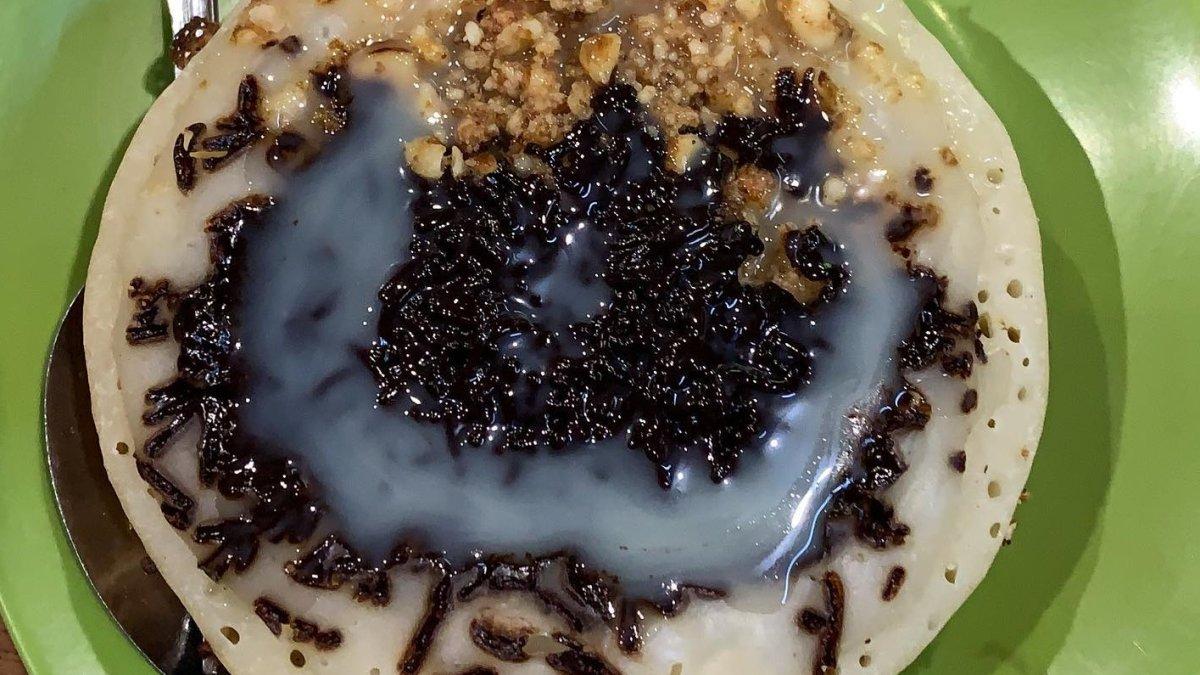 Waroeng Soerabi, satu tempat makan 24 jam di Bandung yang bisa kamu datangi kapan saja.