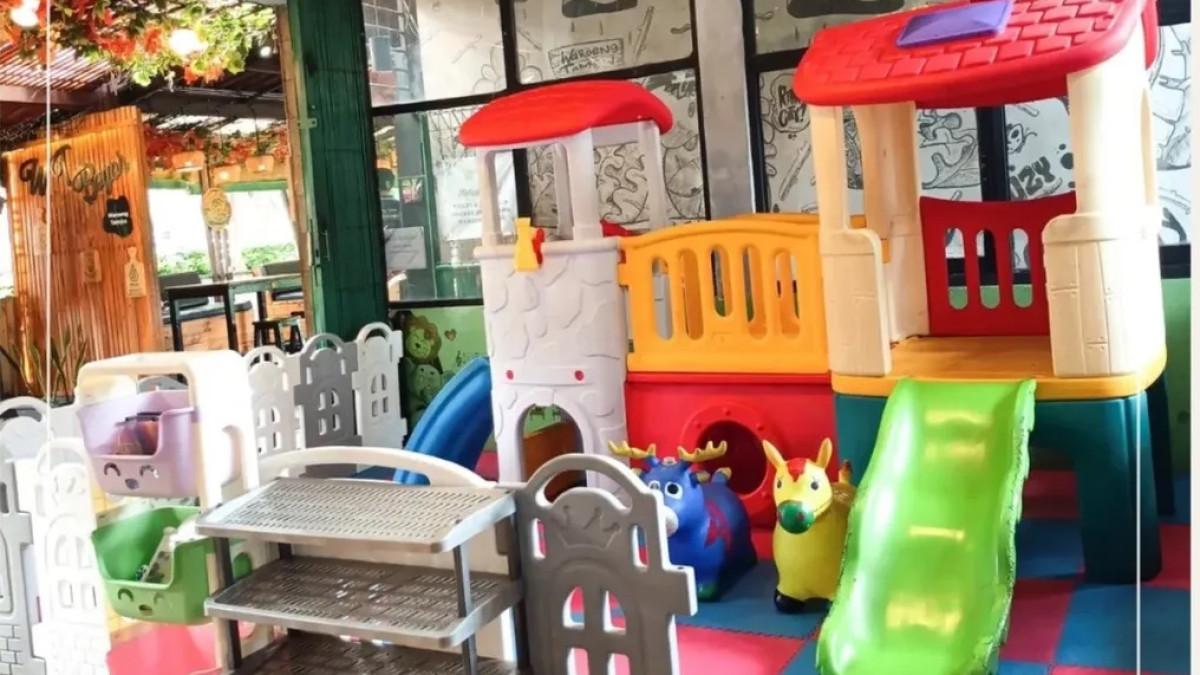 Waroeng Taman, satu kafe kids friendly terbaik di Bogor Jawa Barat.