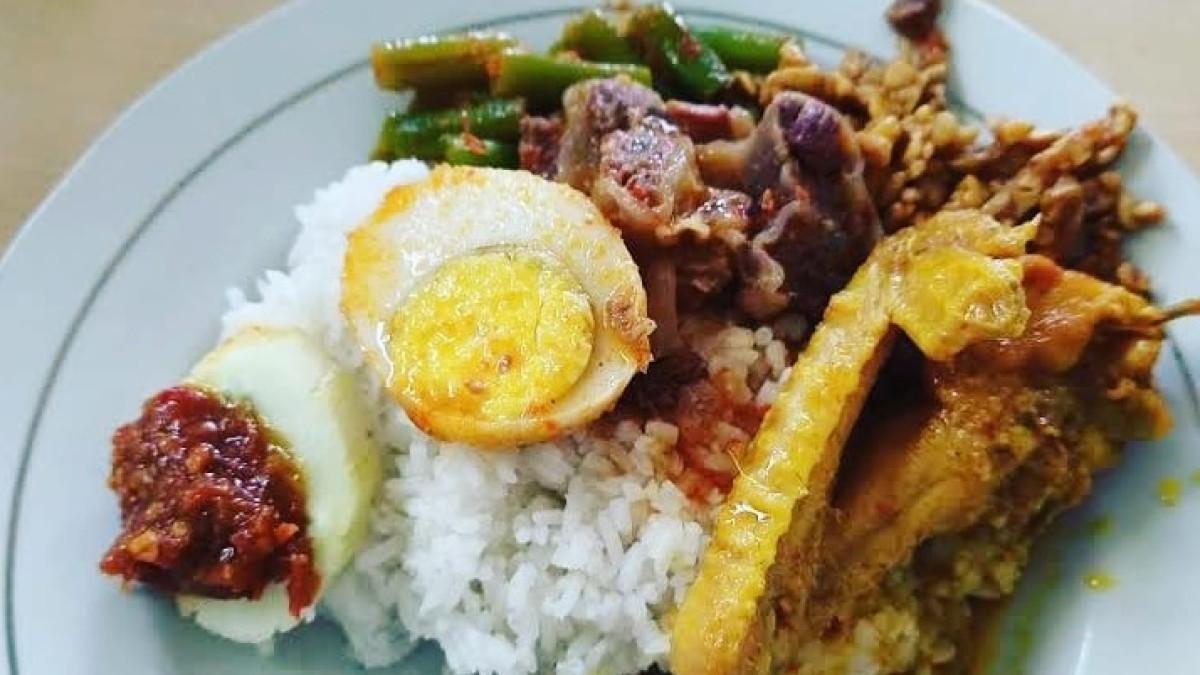 Warung Bu Darum, satu tempat makan enak di Jember, Jawa Timur