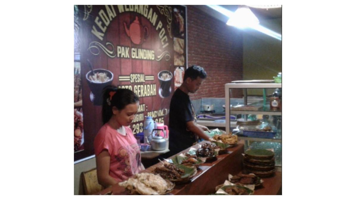 Warung Makan Pak Glinding, sajian nusantara di Wonogiri yang berlokasi di JL Raya Wonogiri - Pracimantoro, Km. 7, Jajar, Sendang, Wonogiri