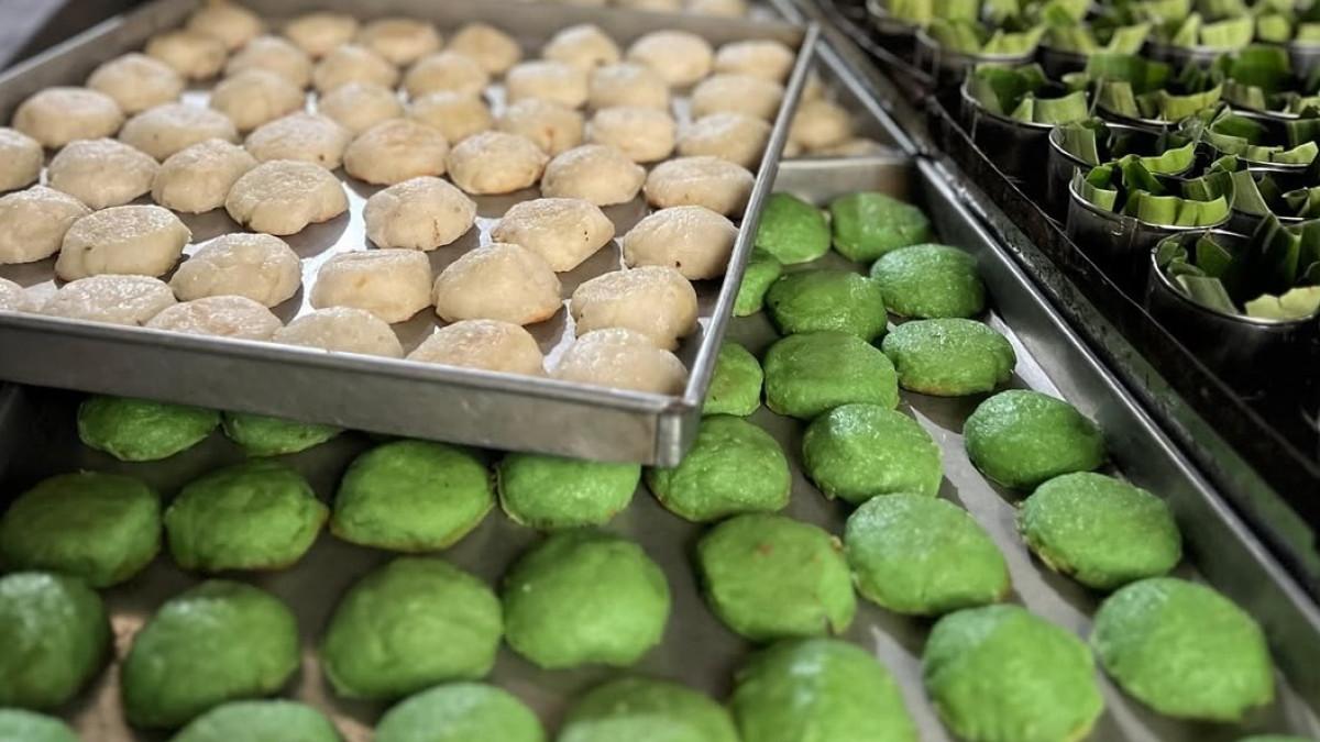 Wingko Babat Cap Tiga Kelapa Muda, satu tempat belanja oleh-oleh hits di Semarang, Jawa Tengah.