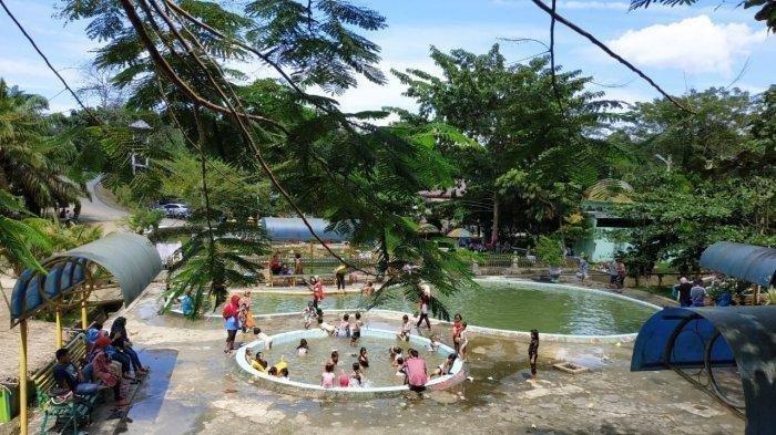 Wisata Air Panas Hapanasan, satu tempat wisata terbaik di Rokan Hulu Riau untuk liburan akhir pekan.