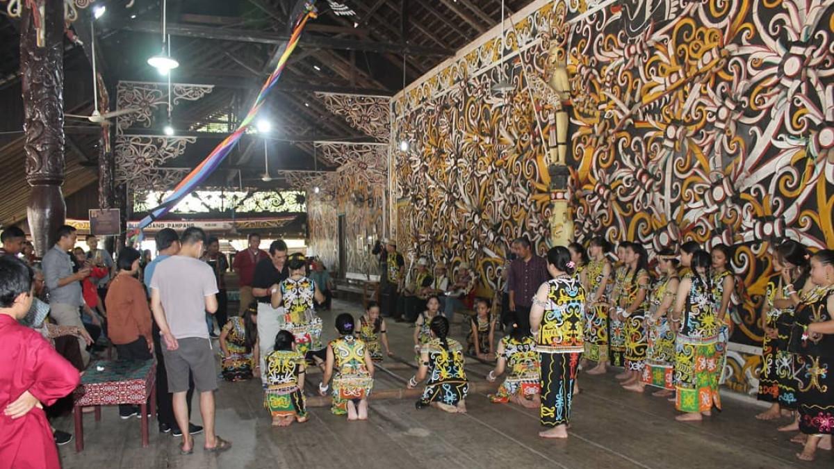 Wisata Budaya Desa Pampang di Samarinda Kalimantan Timur