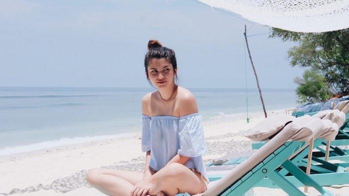 9 Inspirasi Outfit ala Agatha Valerie yang Cocok Kamu Gunakan saat Liburan ke Pantai