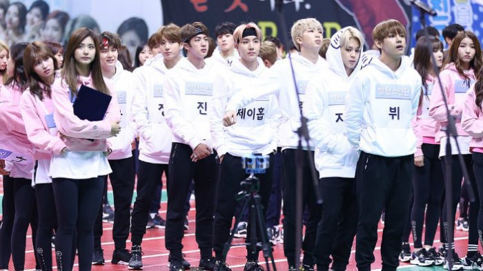 Jadi Budak Kontrak Kerja hingga Dapat Pelecehan, 9 Rahasia Kelam Artis KPop yang Tak Selalu Bahagia