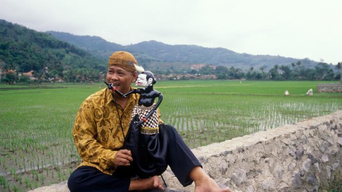 Asep Sunandar - Inilah Spot Instagenic di Kota Kelahiran Sang Maestro Wayang Golek