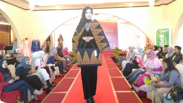 Asosiasi Fashion Aceh - Yuk Intip Rancangan Etnik Modern Ala Desainer Ujung Barat Indonesia