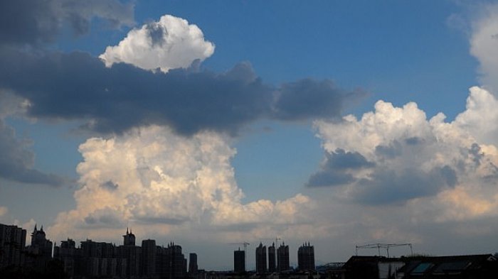 Formasi Awan Ini Bikin Warga China Terkaget-kaget! Lihat Bentuk dan Lokasi Kemunculannya, Itu. .