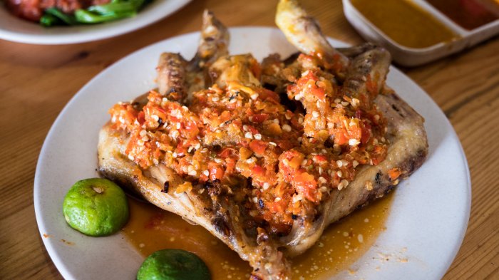 Selain Ayam Taliwang dan Bebek Betutu, Inilah 4 Kuliner Khas Bali dan Lombok