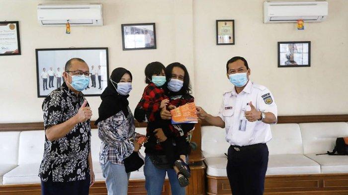 Video TikTok Bocah Laki-laki Kegirangan Melihat Kereta Viral di Medsos, KAI Wujudkan Keinginannya