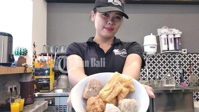 Bakso Babi Goreng Bunga Jadi Kuliner Favorit di Bali